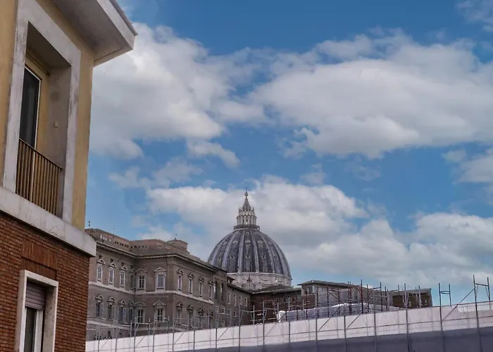Casa Mauke | In Front Vatican *